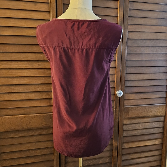 Ann Taylor Sleeveless Silk Shell Top - Picture 7 of 11